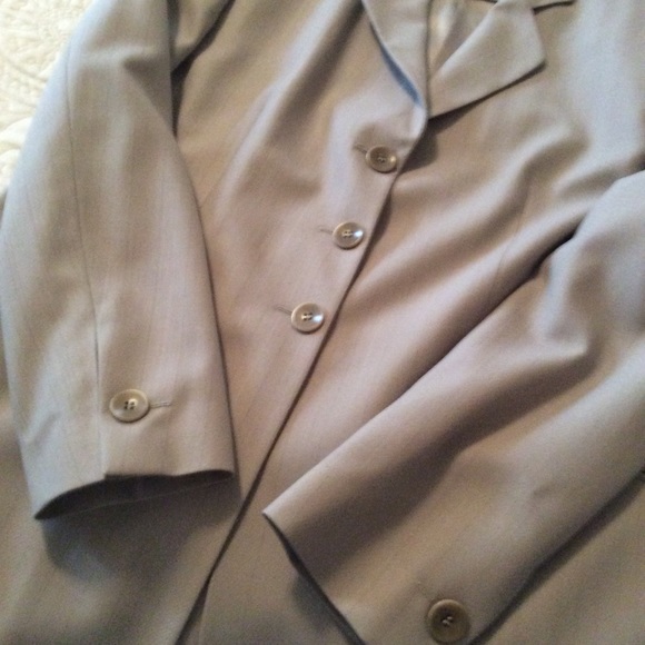 DONATED - Classy Vintage Italian Suit - Picture 4 of 15